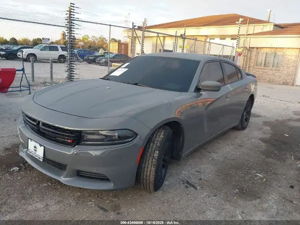 2C3CDXBG7JH238966 2018 DODGE CHARGER - Image 2