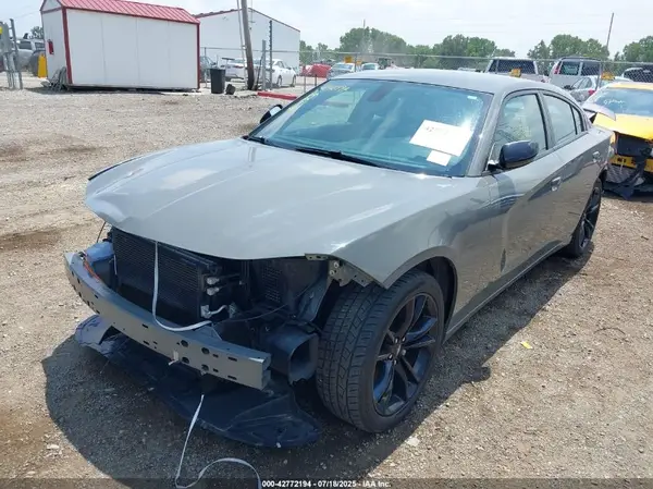 2C3CDXBG7JH257677 2018 DODGE CHARGER - Image 2