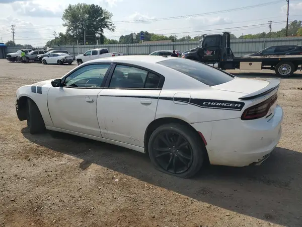 2C3CDXBG7JH281039 2018 DODGE CHARGER - Image 2