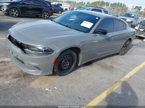 2C3CDXBG7JH307221 2018 DODGE CHARGER - Image 2