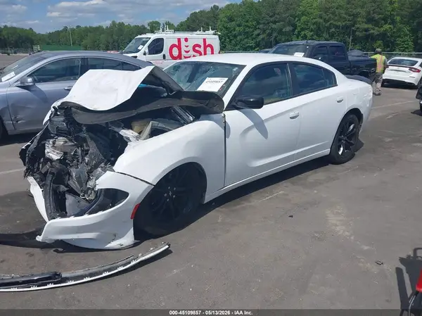 2C3CDXBG7JH319014 2018 DODGE CHARGER - Image 2