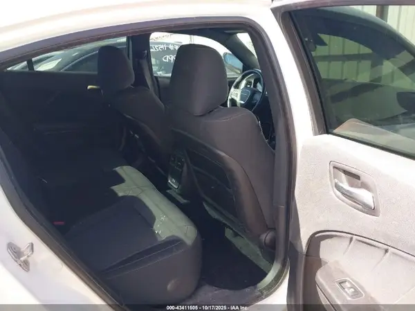 2C3CDXBG7KH554501 2019 DODGE CHARGER - Image 8