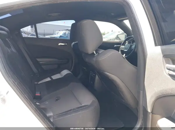 2C3CDXBG7KH599907 2019 DODGE CHARGER - Image 8