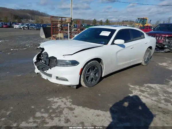 2C3CDXBG7KH643579 2019 DODGE CHARGER - Image 2