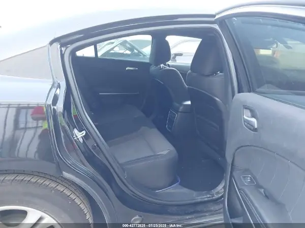 2C3CDXBG7KH734738 2019 DODGE CHARGER - Image 8