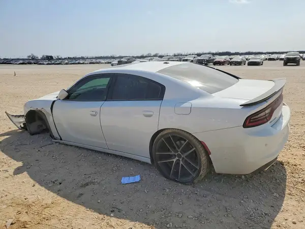 2C3CDXBG7LH139843 2020 DODGE CHARGER - Image 2
