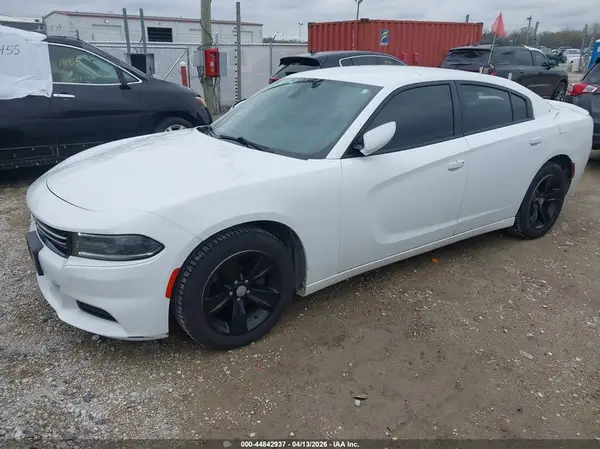 2C3CDXBG8GH139548 2016 DODGE CHARGER - Image 2