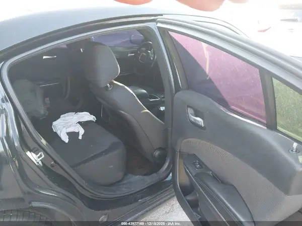 2C3CDXBG8GH272715 2016 DODGE CHARGER - Image 8