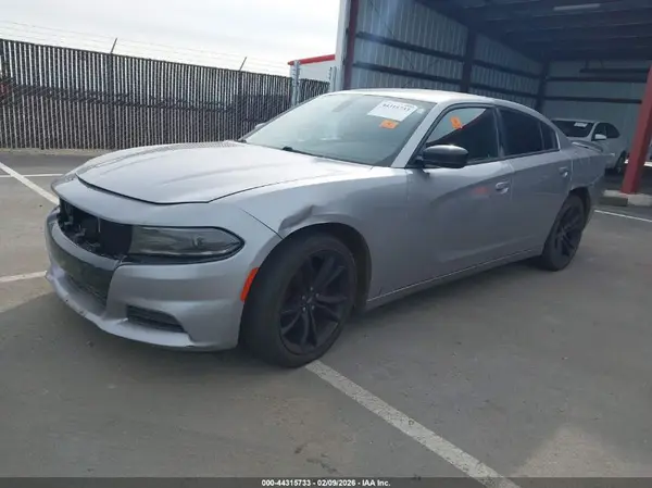 2C3CDXBG8JH220735 2018 DODGE CHARGER - Image 2