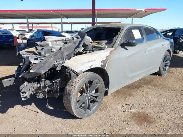 2C3CDXBG8JH224266 2018 DODGE CHARGER - Image 2