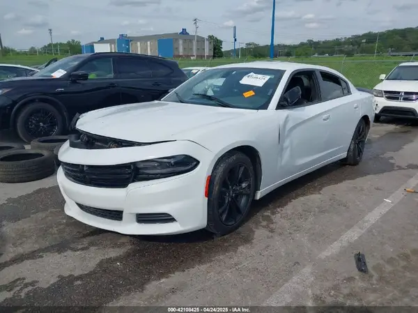 2C3CDXBG8JH257672 2018 DODGE CHARGER - Image 2