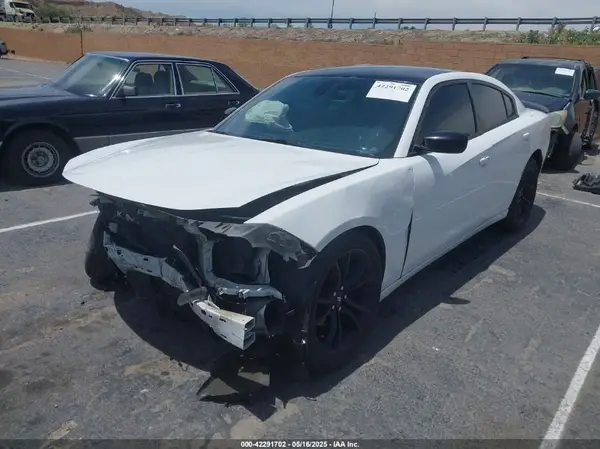2C3CDXBG8JH284712 2018 DODGE CHARGER - Image 2