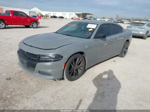 2C3CDXBG8JH312623 2018 DODGE CHARGER - Image 2