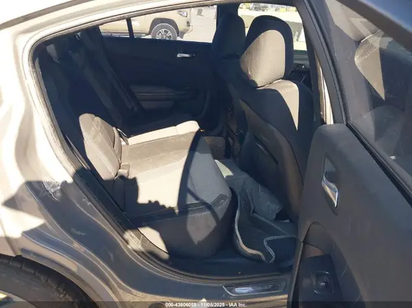 2C3CDXBG8KH523094 2019 DODGE CHARGER - Image 8