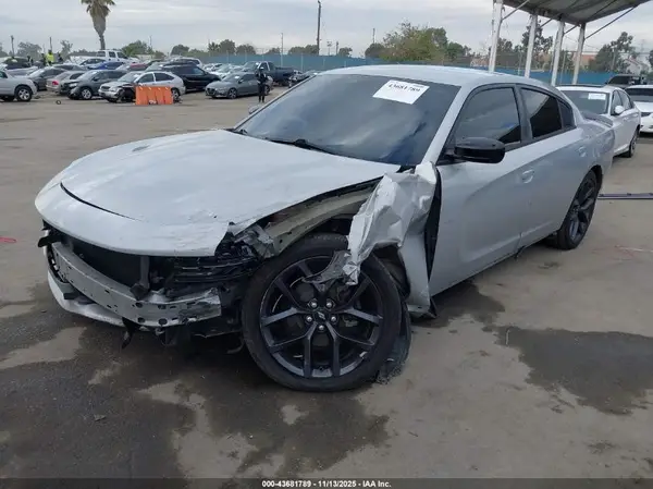 2C3CDXBG8KH572585 2019 DODGE CHARGER - Image 2
