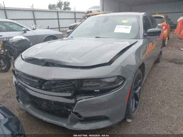 2C3CDXBG8KH588687 2019 DODGE CHARGER - Image 2