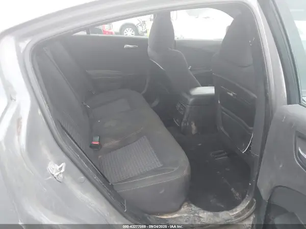 2C3CDXBG8KH588687 2019 DODGE CHARGER - Image 8