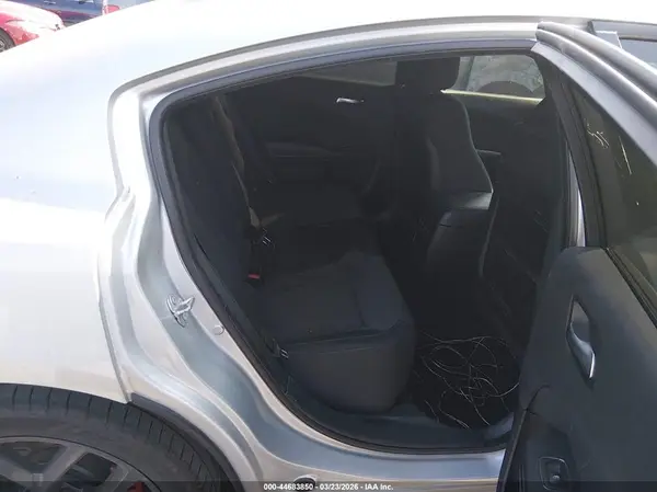 2C3CDXBG8KH591556 2019 DODGE CHARGER - Image 8