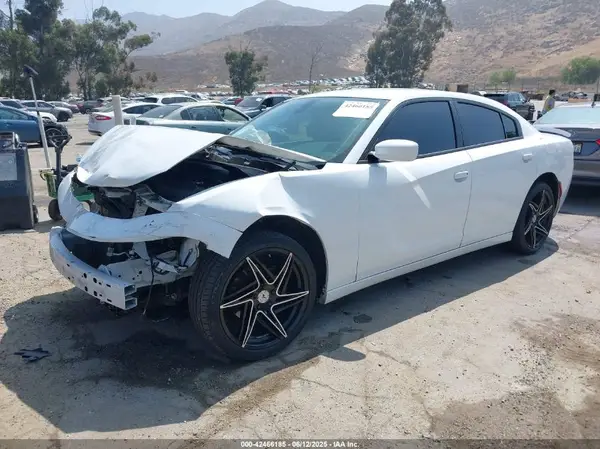 2C3CDXBG8KH643980 2019 DODGE CHARGER - Image 2