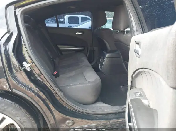 2C3CDXBG8KH664702 2019 DODGE CHARGER - Image 8