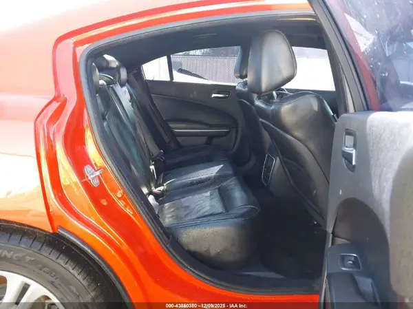 2C3CDXBG8KH696369 2019 DODGE CHARGER - Image 8