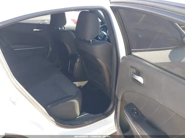 2C3CDXBG8KH703143 2019 DODGE CHARGER - Image 8