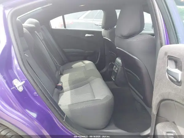 2C3CDXBG8KH715437 2019 DODGE CHARGER - Image 8