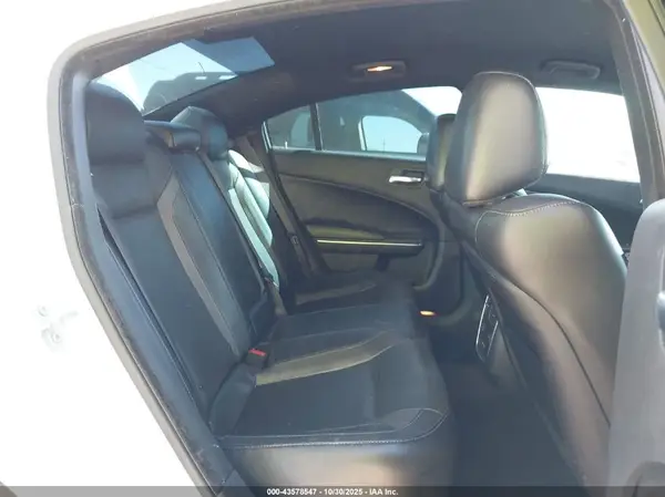 2C3CDXBG8KH736501 2019 DODGE CHARGER - Image 8