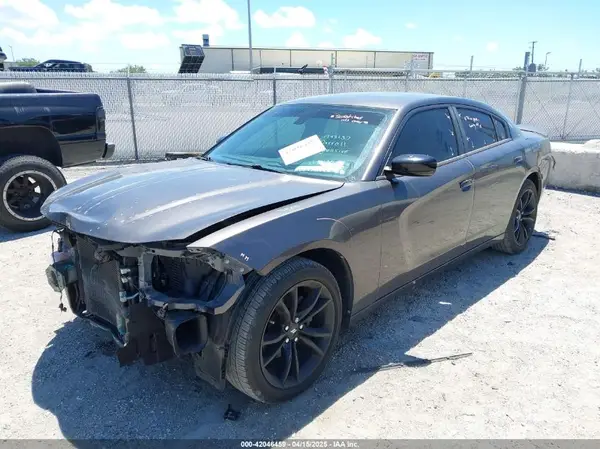 2C3CDXBG9JH121521 2018 DODGE CHARGER - Image 2