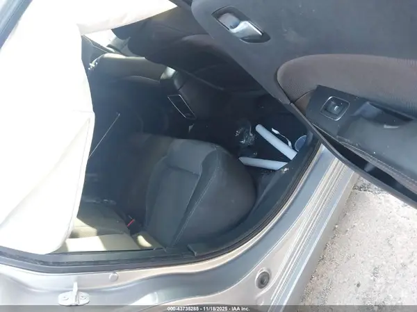2C3CDXBG9JH173666 2018 DODGE CHARGER - Image 8