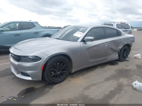 2C3CDXBG9JH180214 2018 DODGE CHARGER - Image 2