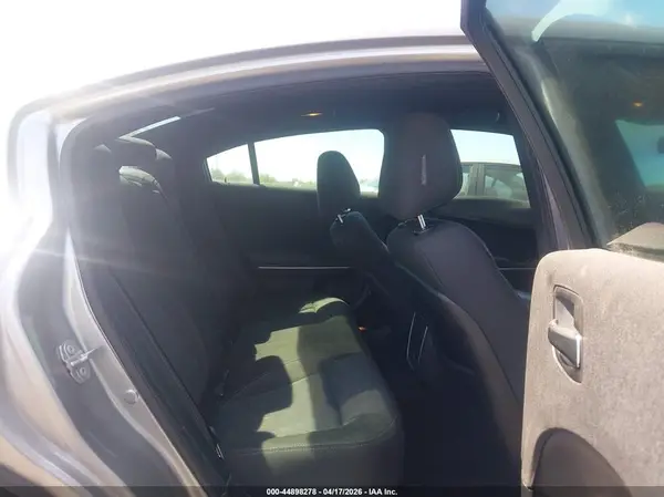 2C3CDXBG9JH247104 2018 DODGE CHARGER - Image 8
