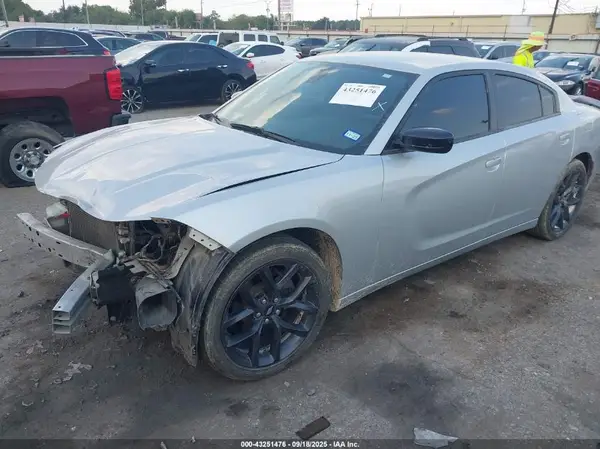 2C3CDXBG9KH615377 2019 DODGE CHARGER - Image 2