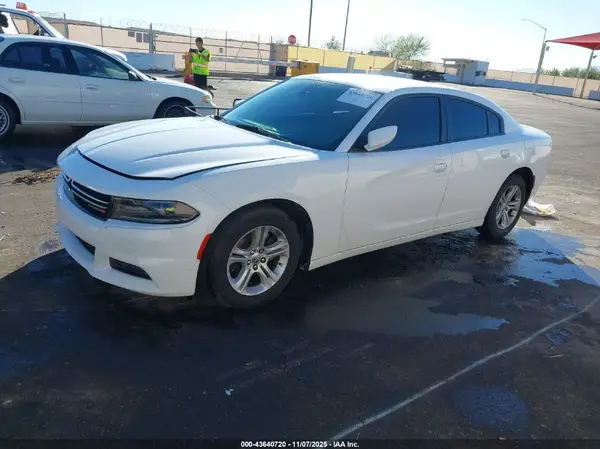 2C3CDXBGXGH267421 2016 DODGE CHARGER - Image 2