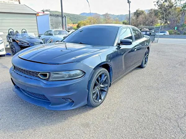 2C3CDXBGXHH643617 2017 DODGE CHARGER - Image 2