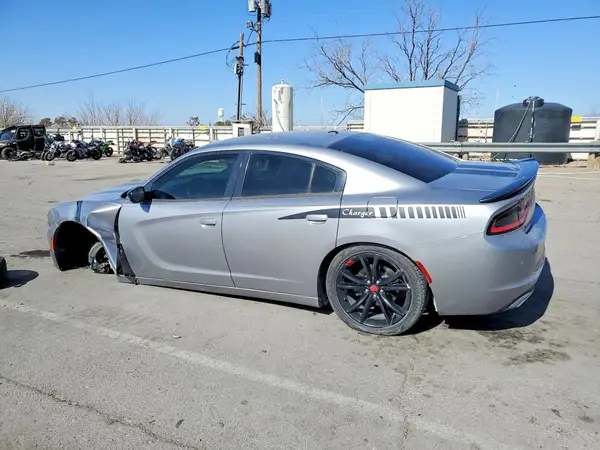2C3CDXBGXJH145729 2018 DODGE CHARGER - Image 2