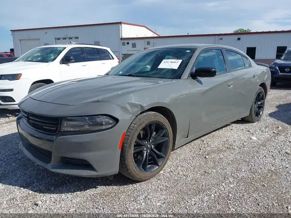 2C3CDXBGXJH151031 2018 DODGE CHARGER - Image 2