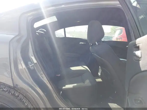 2C3CDXBGXJH151031 2018 DODGE CHARGER - Image 8