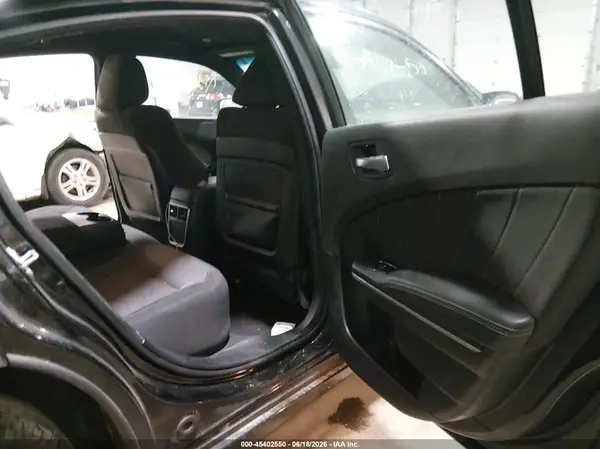 2C3CDXBGXKH581904 2019 DODGE CHARGER - Image 8