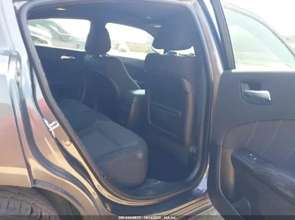 2C3CDXBGXKH715455 2019 DODGE CHARGER - Image 8