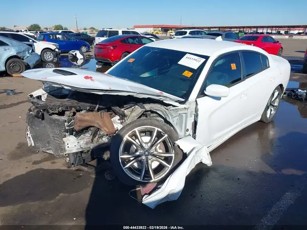 2C3CDXCT0GH276835 2016 DODGE CHARGER - Image 2
