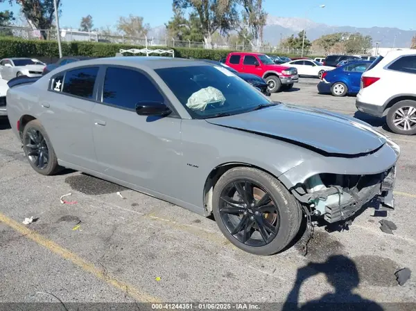 2C3CDXCT0JH337673 2018 DODGE CHARGER - Image 1