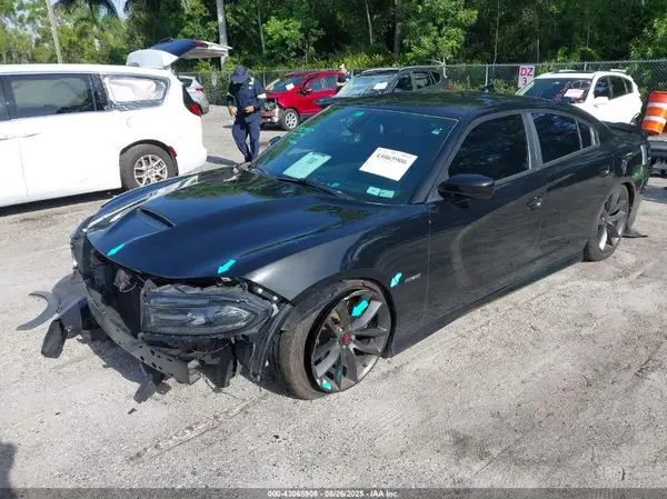 2C3CDXCT1KH572858 2019 DODGE CHARGER - Image 2