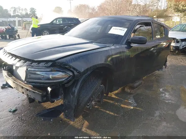 2C3CDXCT2HH667549 2017 DODGE CHARGER - Image 2