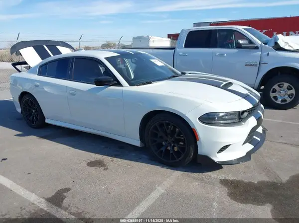 2C3CDXCT2KH570228 2019 DODGE CHARGER - Image 1