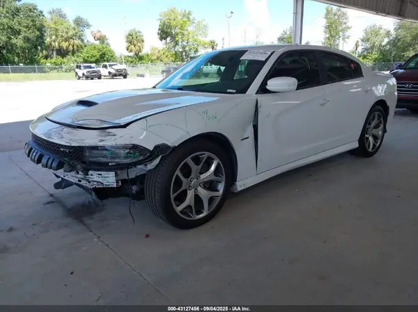 2C3CDXCT3HH628405 2017 DODGE CHARGER - Image 2