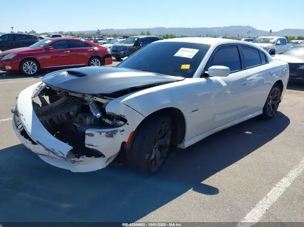 2C3CDXCT5KH633340 2019 DODGE CHARGER - Image 2