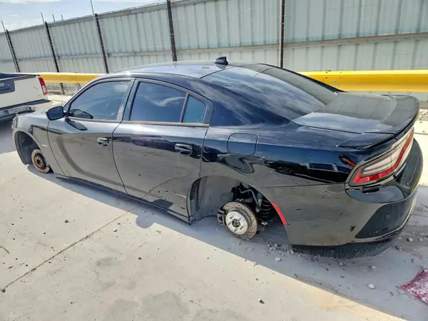 2C3CDXCT6JH238288 2018 DODGE CHARGER - Image 2