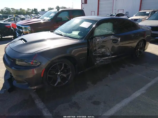 2C3CDXCT6KH668324 2019 DODGE CHARGER - Image 2