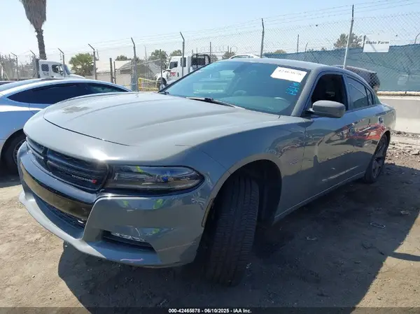 2C3CDXCT7JH335712 2018 DODGE CHARGER - Image 2